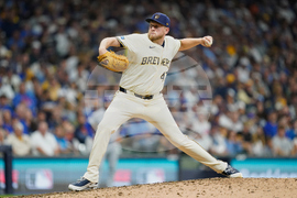 NLDS Cubs Brewers Baseball