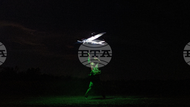 Отломки от свалени украински дронове причиниха пожар в промишлен комплекс в руската Липецка област, обяви местният губернатор