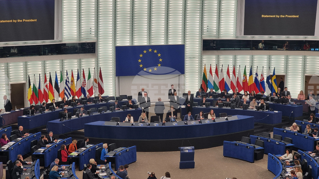 Гръцката СИРИЗА изключи от групата си евродепутата Никос Фарандурис