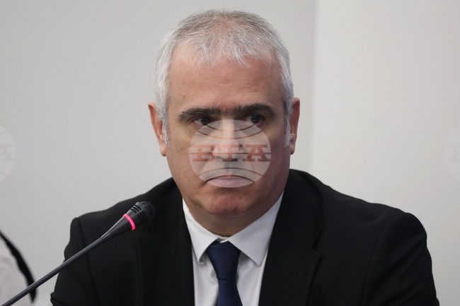 Върви се към техно национализъм при технологиите с Изкуствен интелект, каза Желяз Енев от икономическото министерство на дискусия в БСК