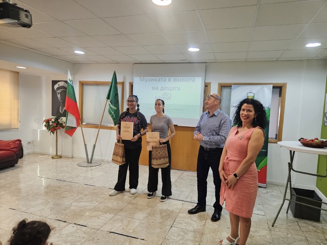 Училище „Никола Вапцаров“ в Никозия посрещна гости от Изпълнителната агенция за българите в чужбина