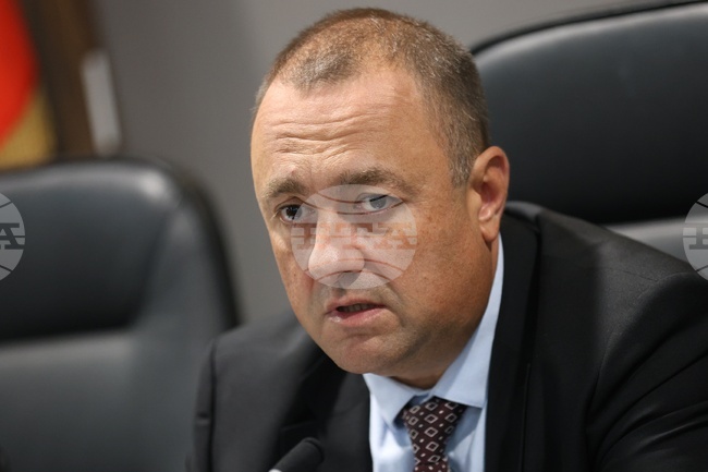 Установени са съществени пропуски при строителните дейности в Елените, каза министър Иван Иванов