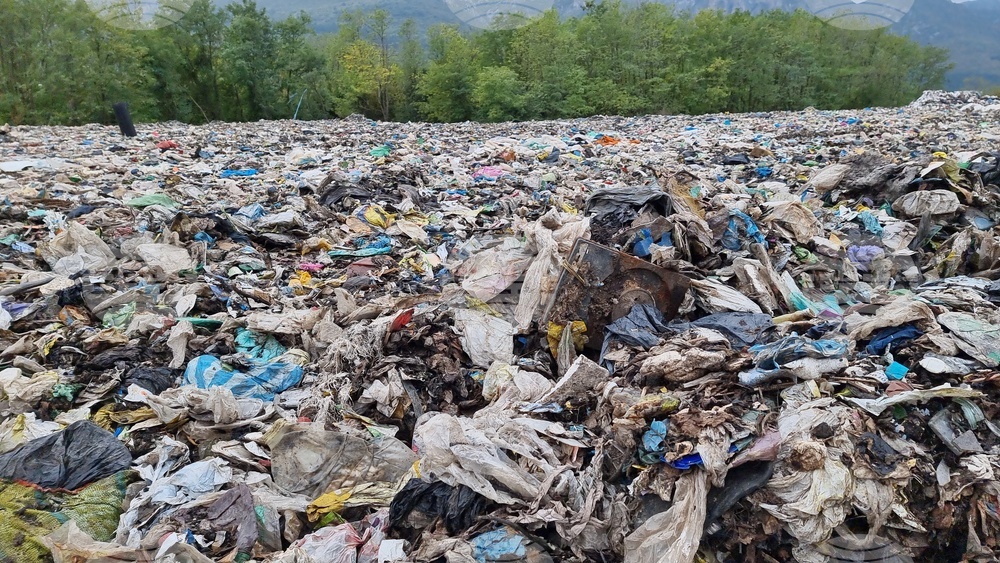Първите две клетки на регионалното депо за неопасни отпадъци на Враца и Мездра вече се рекултивират