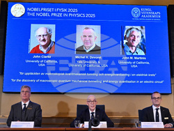 APTOPIX Nobel Physics