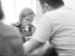 Асен Блатечки и Мариана Миланова играят „Необвързани“ премиерно в Младежкия театър, снимка – Младежки театър