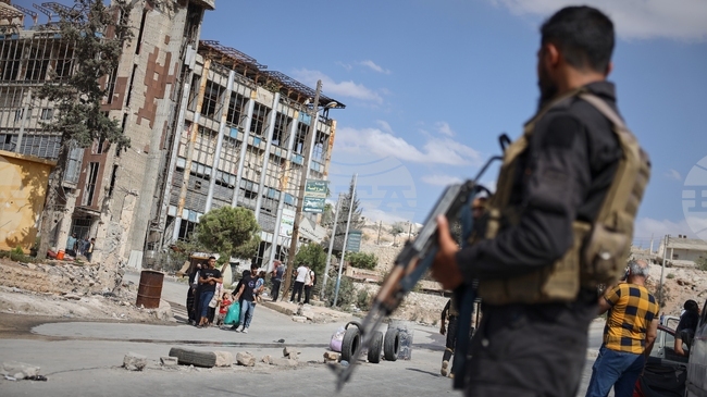 Сирийските власти и кюрдските сили поотделно са наредили на своите сили да прекратят бойните действия в Алепо