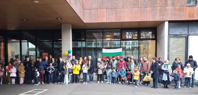 С песента „Вазовчета“ беше открита новата учебна година в Българското училище „Иван Вазов“ в Париж