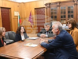 Софийският университет и Националната библиотека подписват договор за сътрудничество: Дигитализация на славянски ръкописи