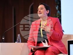 Пловдив - Ванина Манини Уилямс - ученето на езици