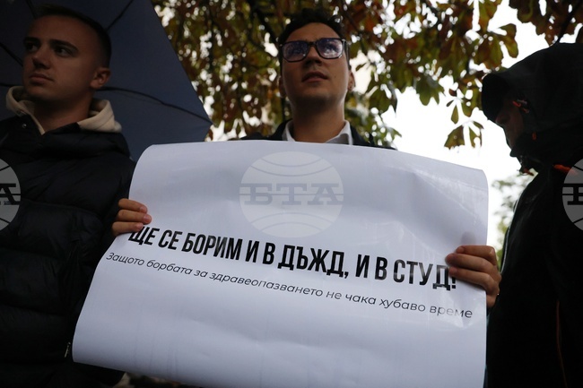 Млади лекари отново протестират с искане за достойни заплати 