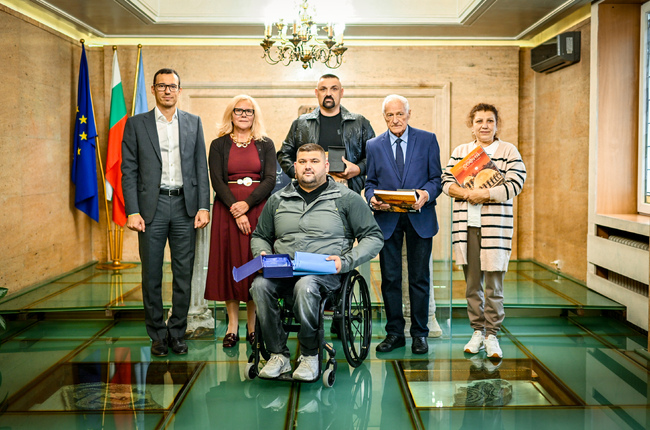Кметът на София връчи плакет на световния шампион Ружди Ружди