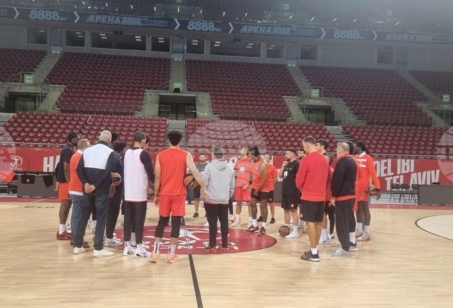 Апоел Тел Авив се готви за тежък двубой срещу Макаби от баскетболната Евролига в София