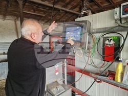 Село Печеница - семейно стопанство - Избирам България