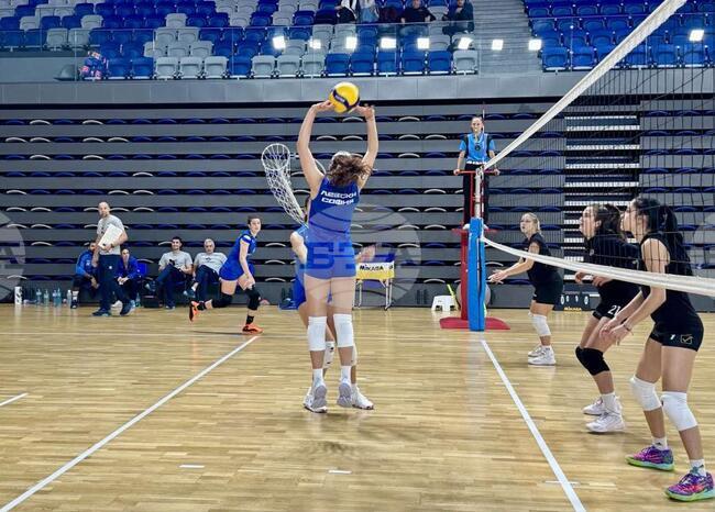 Женският волейболен Левски спечели чиста победа срещу Славия в контрола