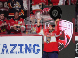 Blackhawks Panthers Hockey