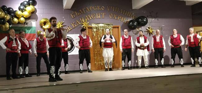 Мъжката танцова група „Войводите“ от Монреал отпразнува три години от създаването си 