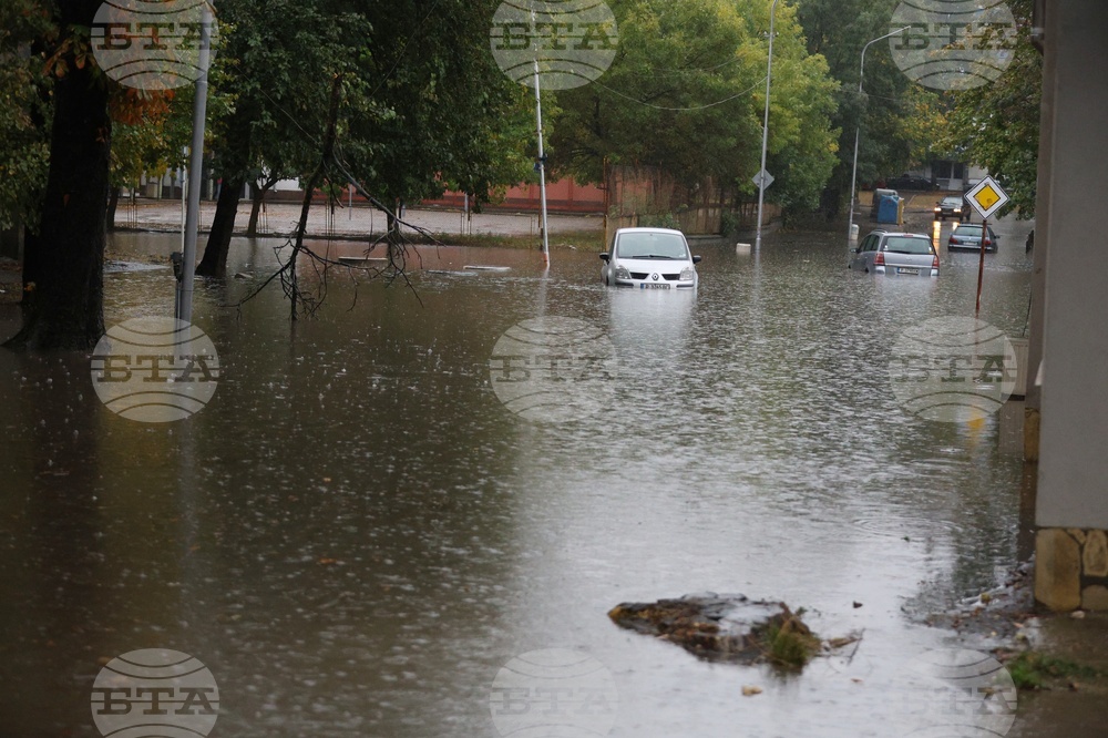 Нивото на река Янтра в Русенско се повиши с повече от метър и половина за 12 часа, над 180 л./кв.м е дъждът на места в региона