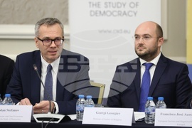 Кръгла маса „Управление на градските отпадъци: престъпност, корупция и екологична сигурност“