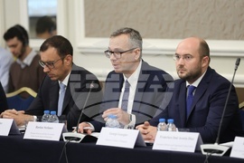 Кръгла маса „Управление на градските отпадъци: престъпност, корупция и екологична сигурност“