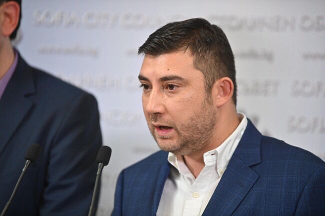 Контрера, ВМРО: За да няма криза с боклука, Столична община трябва официално да поеме 40-50% от сметосъбирането