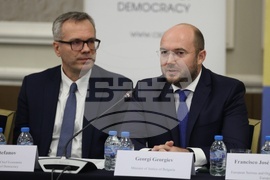 Кръгла маса „Управление на градските отпадъци: престъпност, корупция и екологична сигурност“