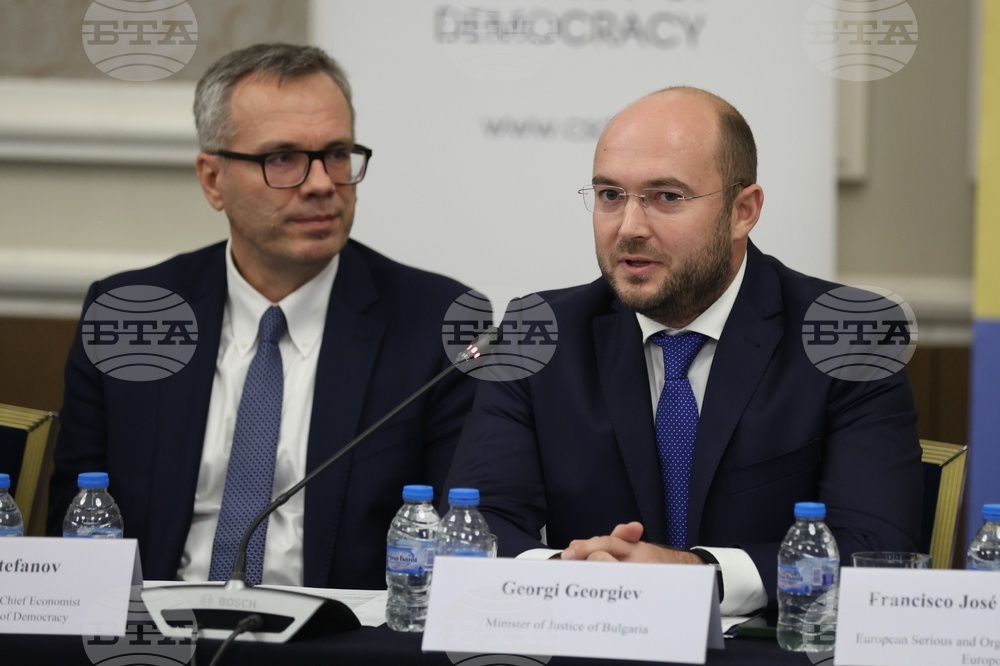 Кръгла маса „Управление на градските отпадъци: престъпност, корупция и екологична сигурност“