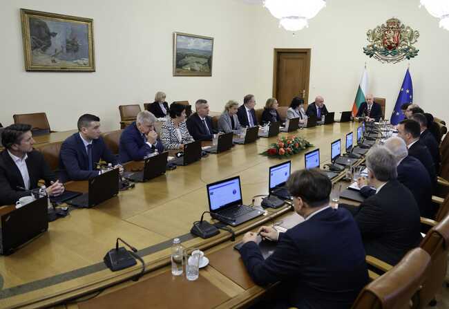 Прeмиерът Росен Желязков към министрите: От Вас искам не оправдания, а решения