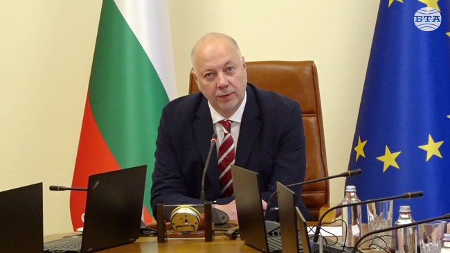 В новия есенен политически сезон наблюдаваме въздействия върху политическата среда, които целят нестабилност, заяви премиерът Росен Желязков