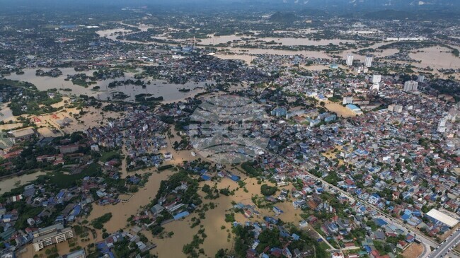 Vietnam Extreme Weather Asia Storm