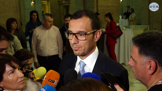 Гражданите активно подават сигнали за нередности при събирането на отпадъците в София, каза кметът Васил Терзиев