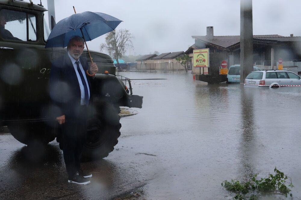 Областна администрация Русе: Над 180 л./кв. м. гони дъжда на места в Русенско, нивото на река Янтра се повиши с близо метър и половина