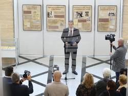 Народно събрание - фотодокументална изложба за Маньо Стоянов - откриване