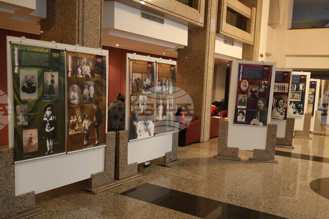 Изложба в Русе представя модата в огледалото на едно столетие 