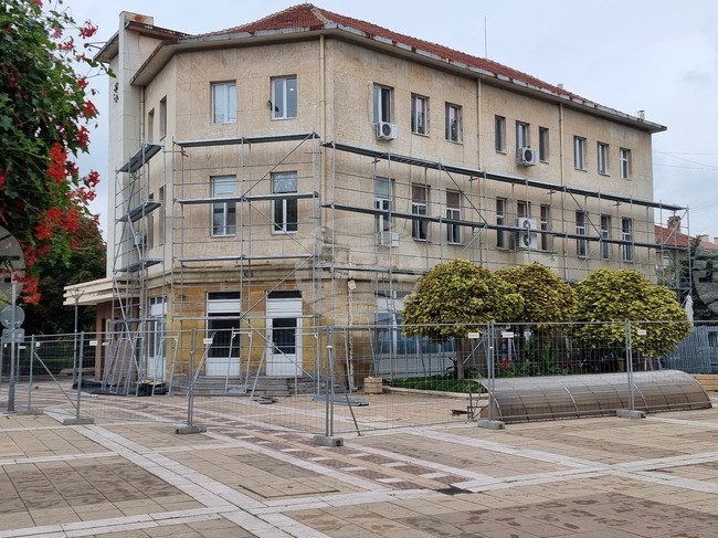 Повече млади читатели и превръщане в отворено културно пространство е сред приоритетите на новия директор на Регионалната библиотека в Ямбол