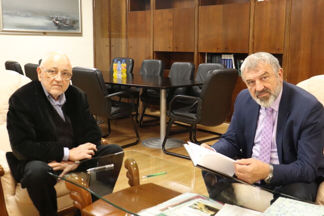 ОА Русе: Нова книга разкрива първите неща в Русе за последните седем века. Включени са близо 360 непознати факта 