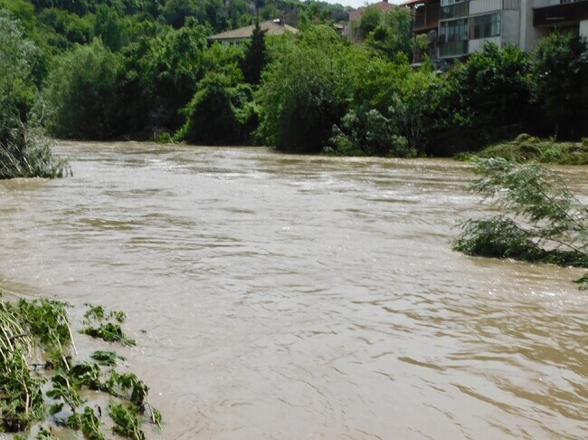 Не се отчита тревожно повишаване на речните води в община Горна Оряховица