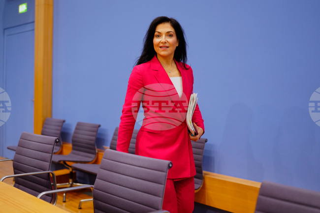 Германският министър на икономиката: САЩ изключват от санкциите "Роснефт Германия"