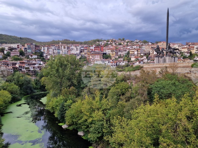 Нивото на река Янтра във Велико Търново се стабилизира и обстановката е спокойна