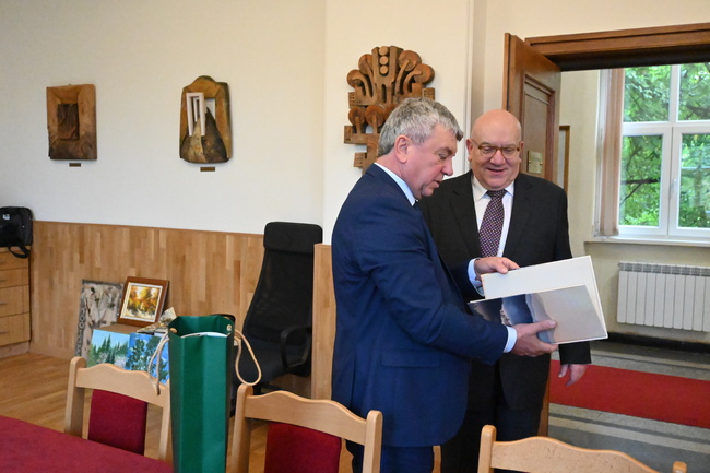 Посланикът на Република Словакия Н. Пр. г-н Васил Гривна посети Лесотехническия университет 