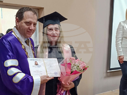 91 бакалаври от Филиал „Проф. д-р Иван Митев“ във Враца се дипломираха. Снимка: МУ - София