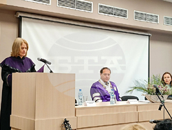 91 бакалаври от Филиал „Проф. д-р Иван Митев“ във Враца се дипломираха. Снимка: МУ - София