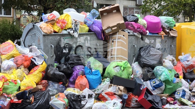 Две жалби в КЗК са подадени за новите процедури по почистването на пет района в столицата 