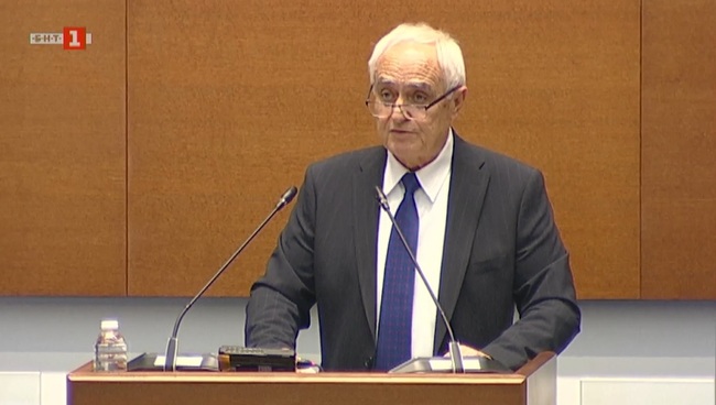 Министър Атанас Запрянов определи предлаганите от кабинета промени в закона на отбраната като най-мащабните досега