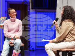 Враца - Изабел Овчарова-Изи - почитатели - среща