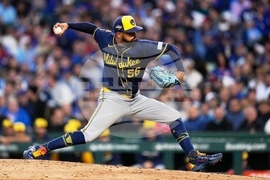 NLDS Brewers Cubs Baseball