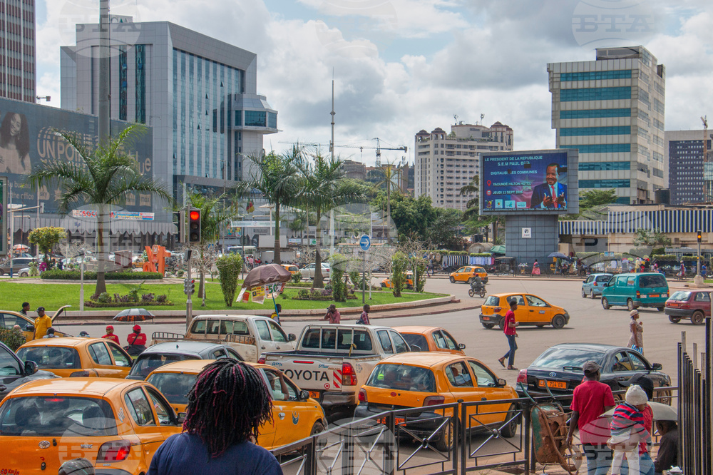 На 92-годишна възраст Пол Бия положи за осми път клетва като президент на Камерун