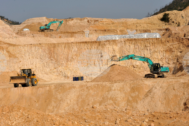 EU Races to Reduce Rare Earths Dependence on China amid Trade Clash