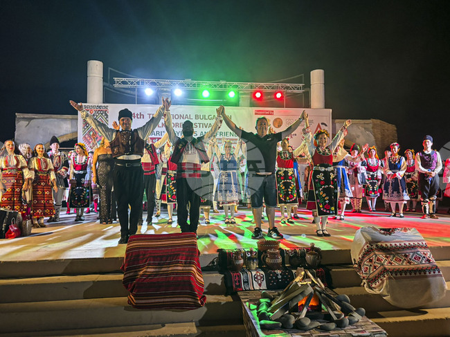 Танцов ансамбъл „Българи“ от Кипър беше част от събитие, на което град Ларнака бе обявен за културна столица на Европа за 2030 г. 