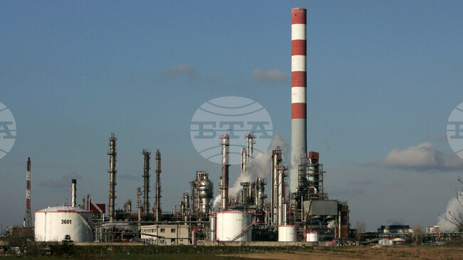 Сръбската рафинерия, санкционирана от САЩ заради руски дялове, възобнови работата си