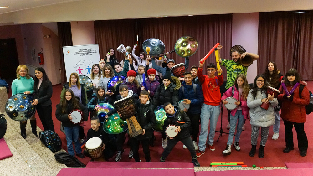 Музиканти ще имат иновативни работилници в училища и социален център в Търговище